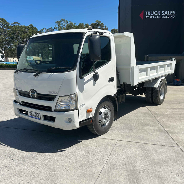 2013 Hino 917 - 300 Series - SOLD