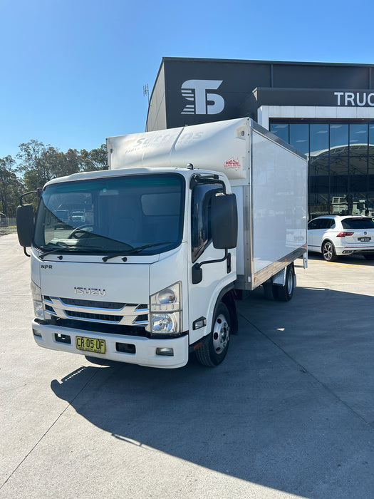2018 Isuzu Npr 45-155 - SOLD