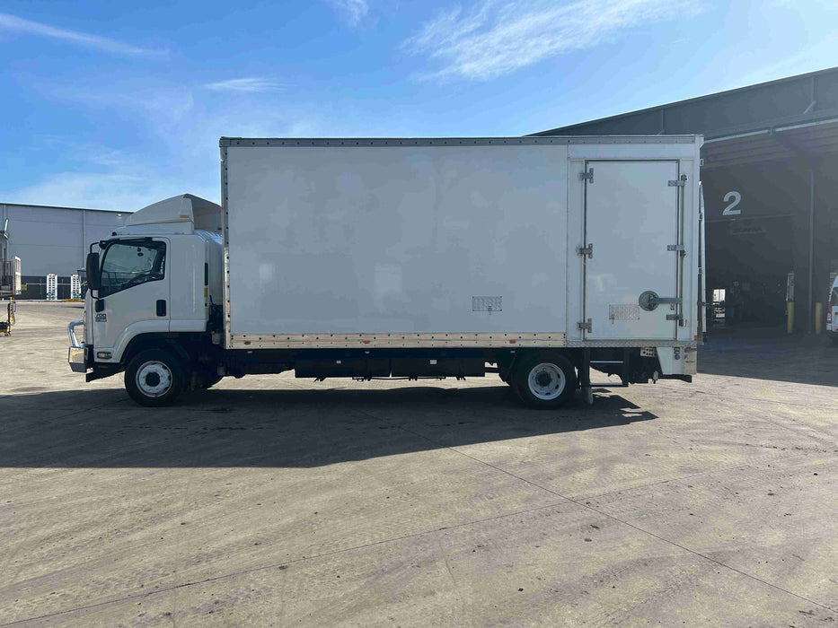 2015 Isuzu FSD 700 Long - SOLD