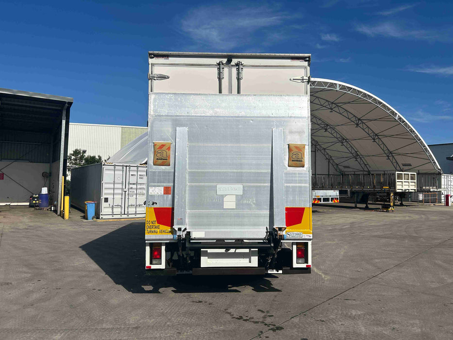 2015 Isuzu FSD 700 Long - SOLD