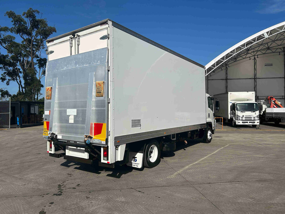 2015 Isuzu FSD 700 Long - SOLD