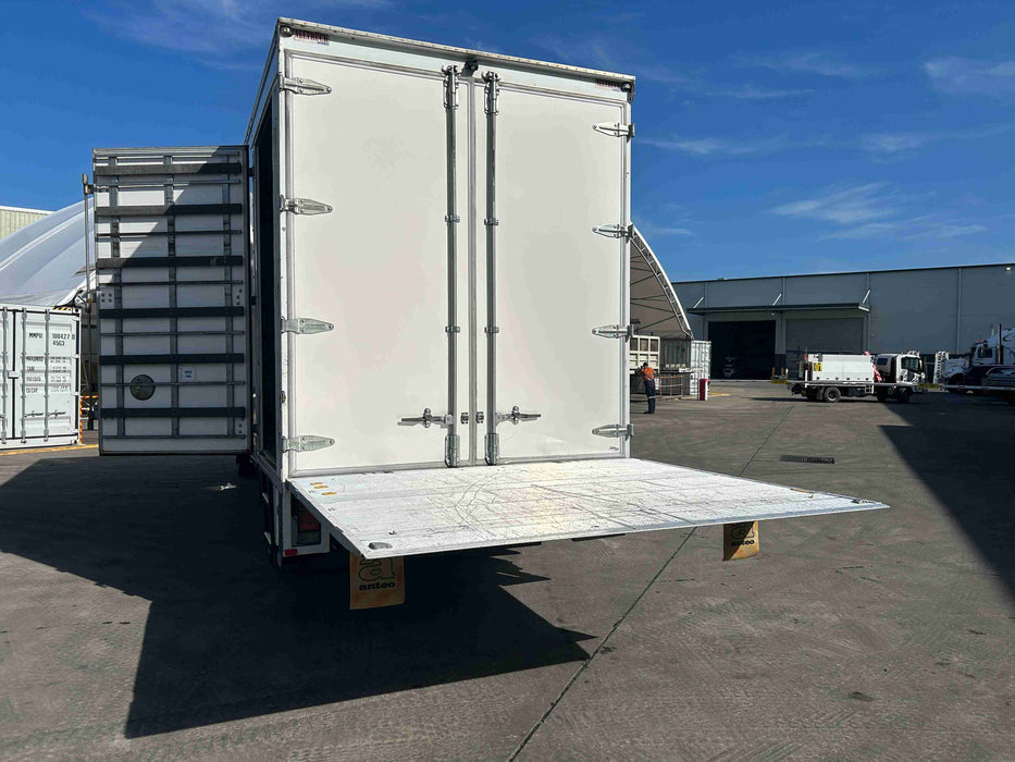 2015 Isuzu FSD 700 Long - SOLD