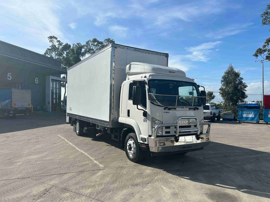 2015 Isuzu FSD 700 Long - SOLD