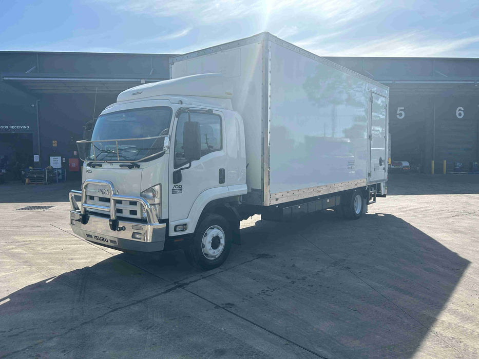 2015 Isuzu FSD 700 Long - SOLD