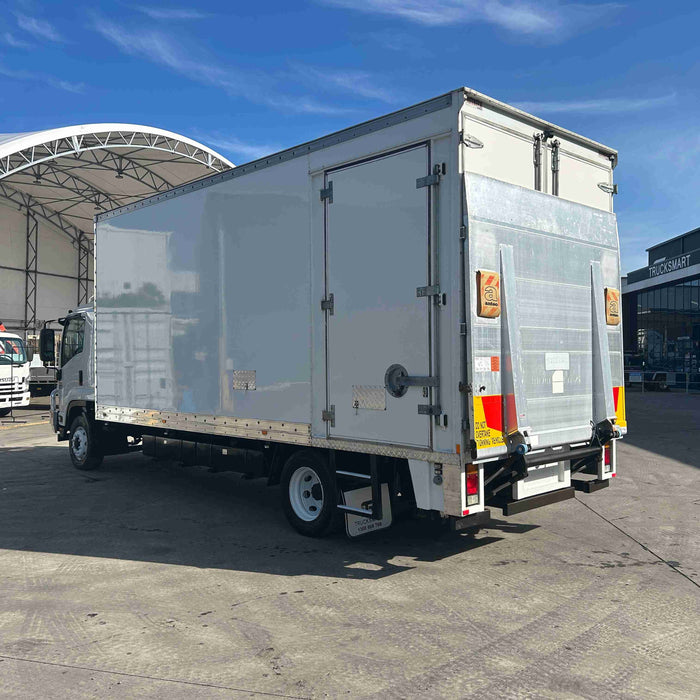 2015 Isuzu FSD 700 Long - SOLD