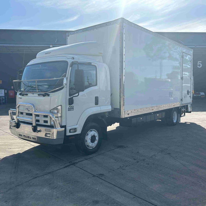 2015 Isuzu FSD 700 Long - SOLD
