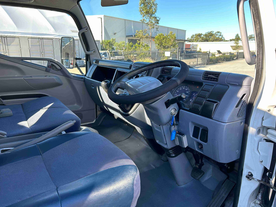 2009 Mitsubishi Canter 2.0 - SOLD