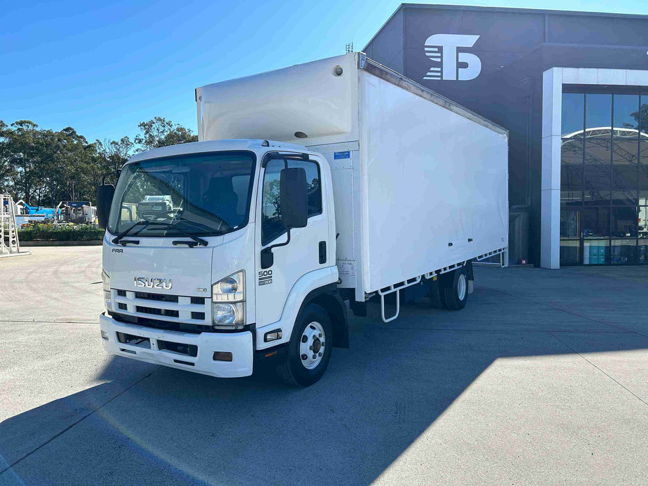 2014 Isuzu Frr 500 Long - SOLD