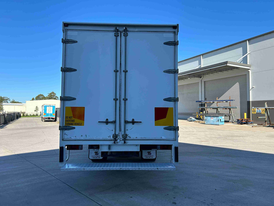 2014 Isuzu Frr 500 Long - SOLD