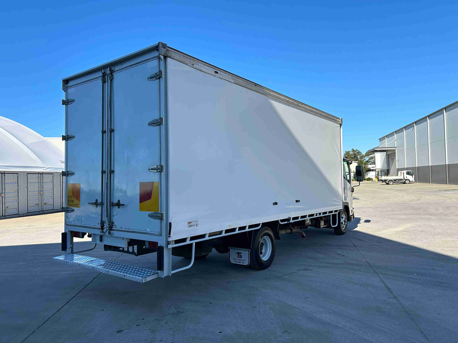2014 Isuzu Frr 500 Long - SOLD