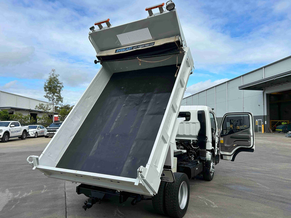 2017 Fuso Canter 715 - SOLD