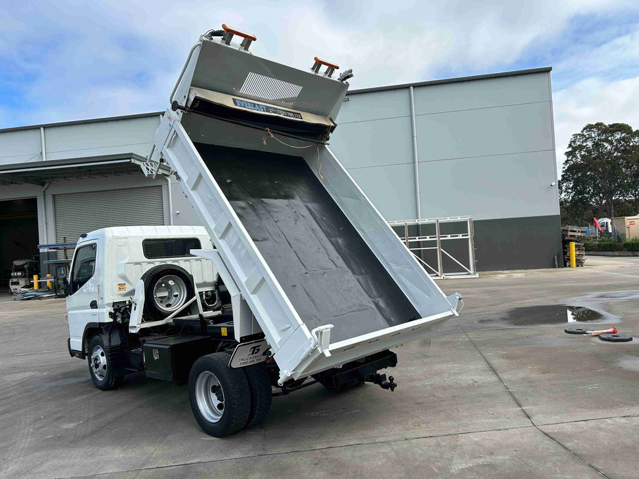 2017 Fuso Canter 715 - SOLD