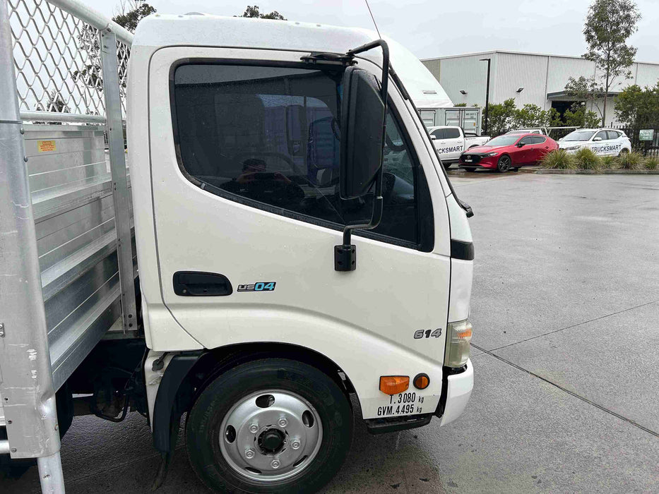 2009 Hino 300