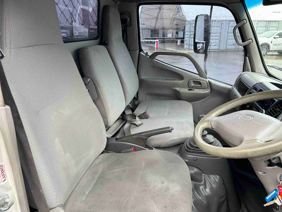 2009 Hino 300