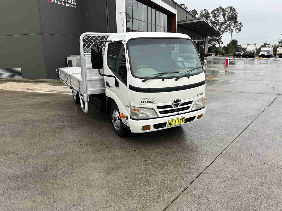 2009 Hino 300
