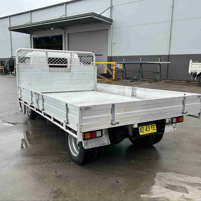2009 Hino 300