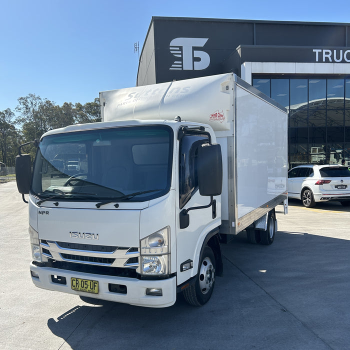2018 Isuzu Npr 45-155 - SOLD