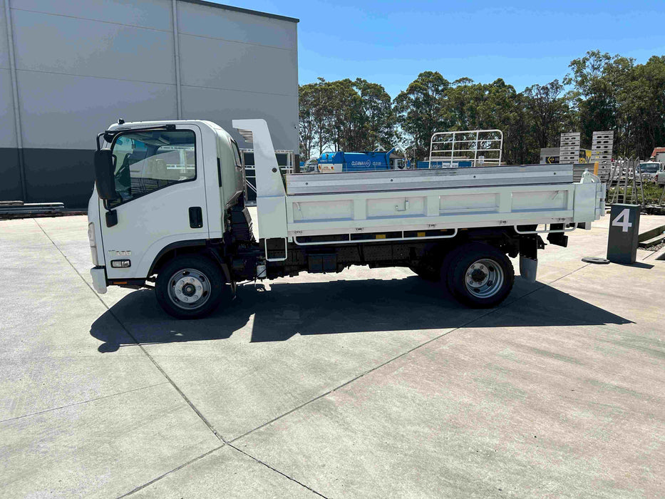 2018 Isuzu NPR 65-190 Tipper