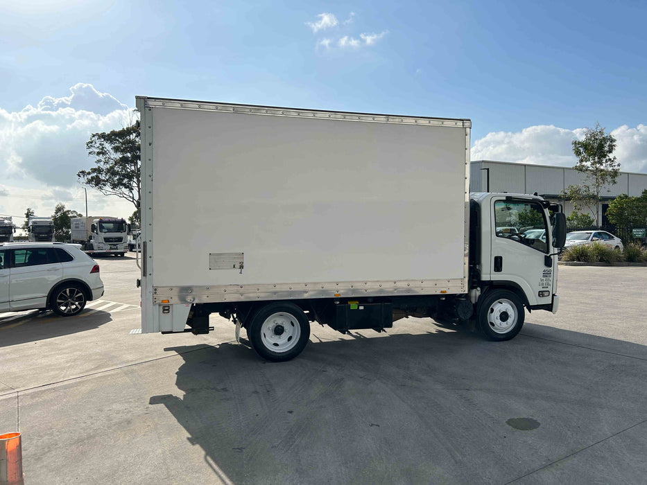 2013 Isuzu Nqr 450 Medium