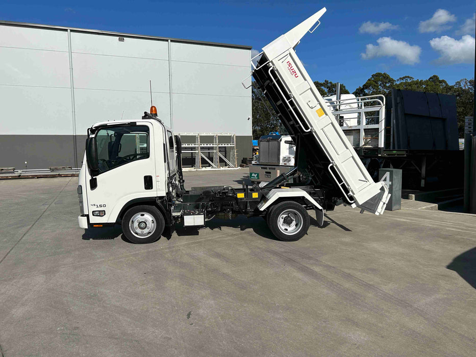 2022 Isuzu NLR 45-150 Tipper