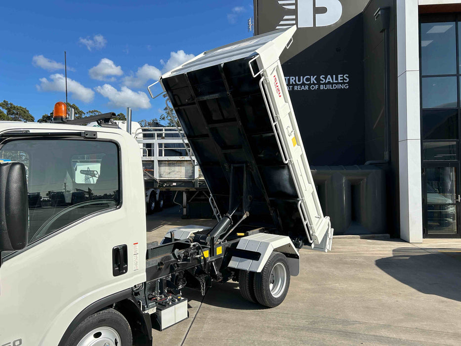 2022 Isuzu NLR 45-150 Tipper