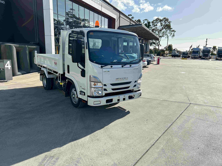 2022 Isuzu NLR 45-150 Tipper