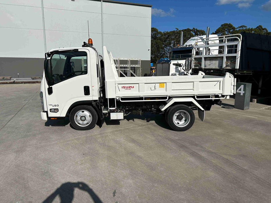 2022 Isuzu NLR 45-150 Tipper