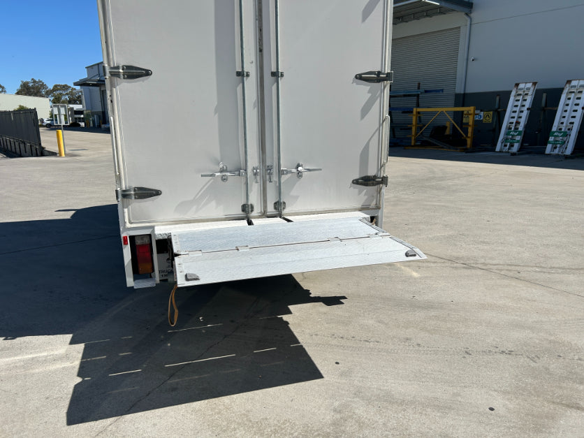 2021 Hino 300 616
