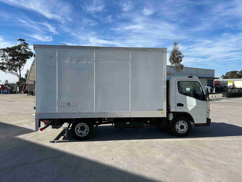 2021 Fuso CANTER 515