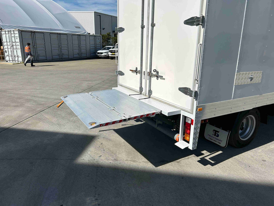 2021 Fuso CANTER 515