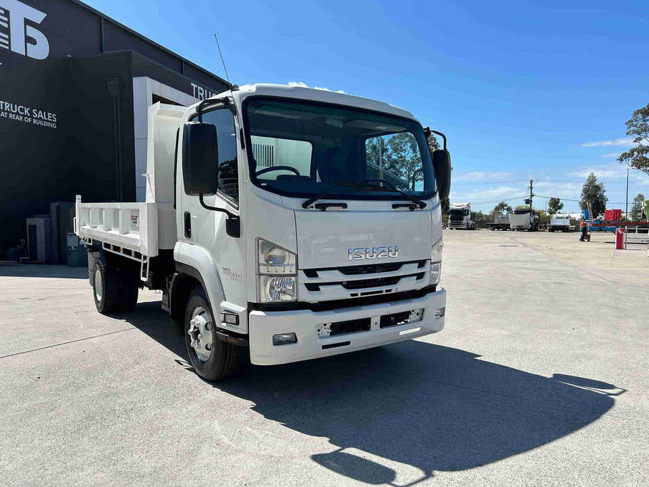 2018 Isuzu Frr 107-210
