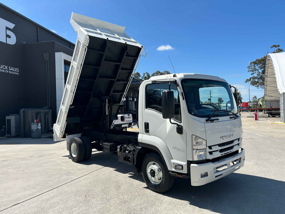 2018 Isuzu Frr 107-210