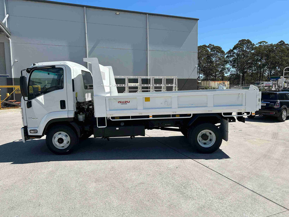 2018 Isuzu Frr 107-210