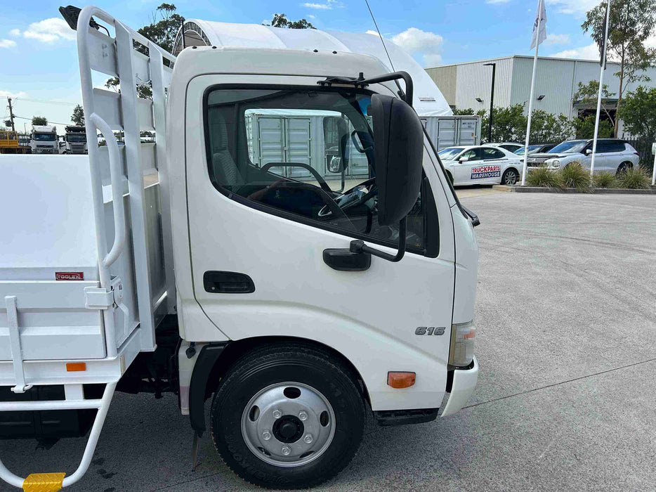 2013 Hino 300 Series 616