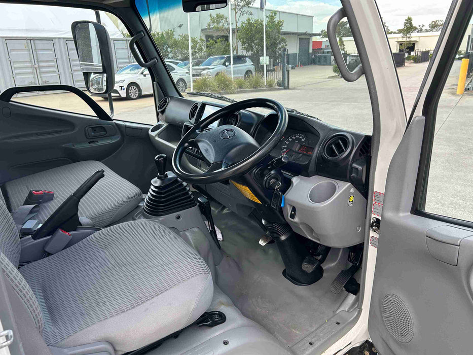 2013 Hino 300 Series 616