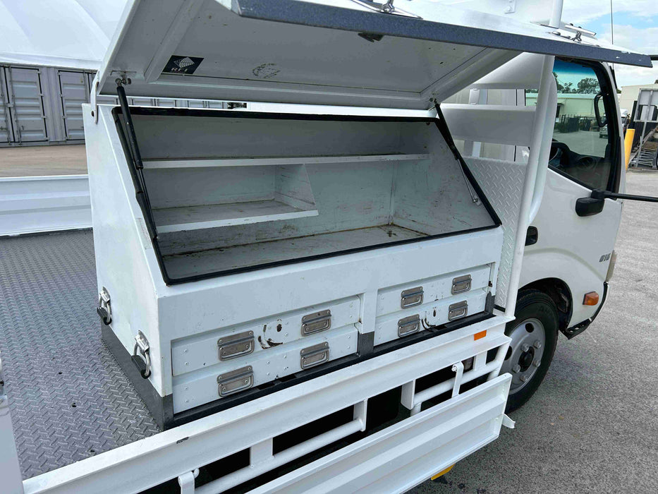 2013 Hino 300 Series 616