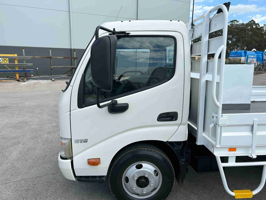 2013 Hino 300 Series 616