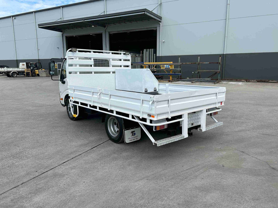 2013 Hino 300 Series 616