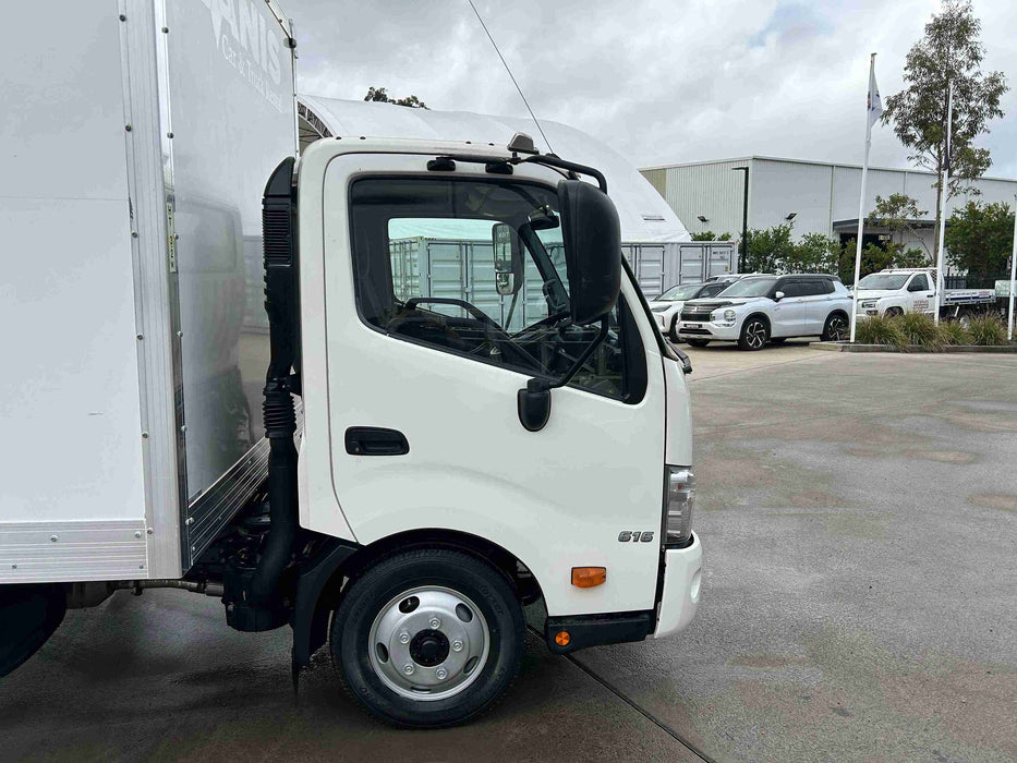 2021 Hino 300 Series 616