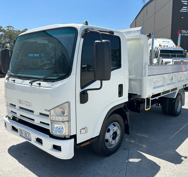 2009 Isuzu N Series NPR 300