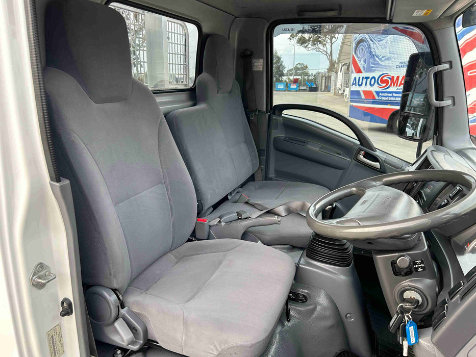 2014 Isuzu NLR 200 - SOLD
