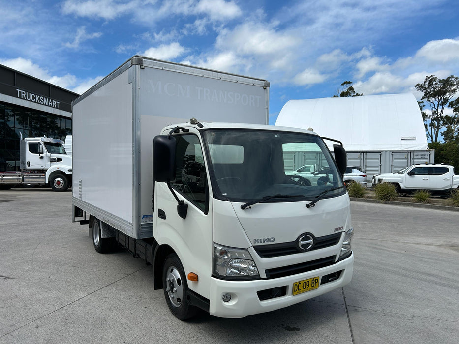2017 Hino 300