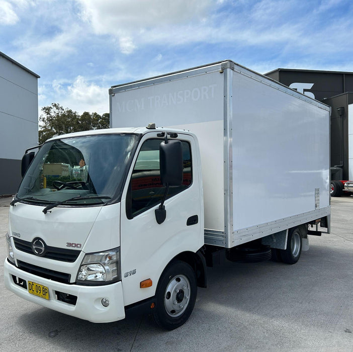 2017 Hino 300