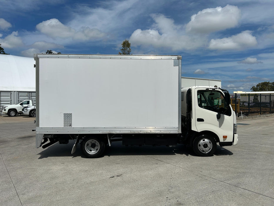 2017 Hino 300