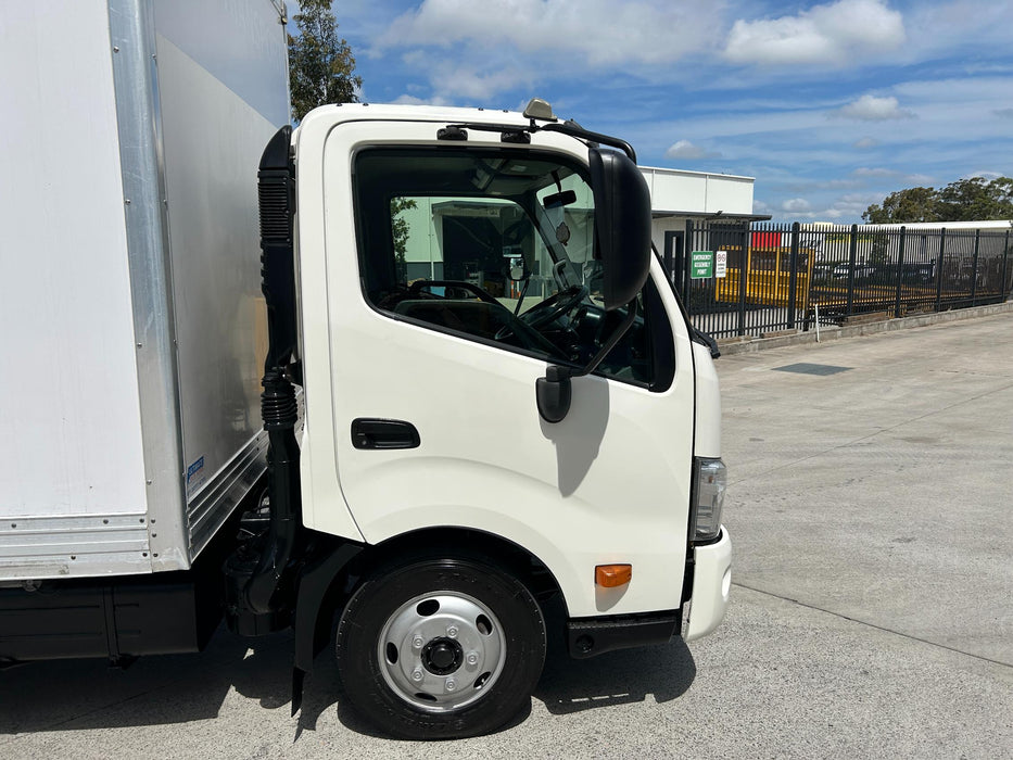 2017 Hino 300