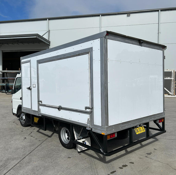 2013 Fuso Canter 515