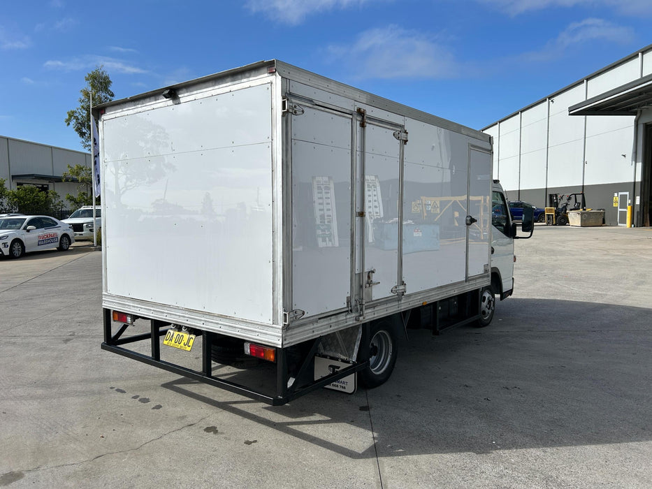 2013 Fuso Canter 515