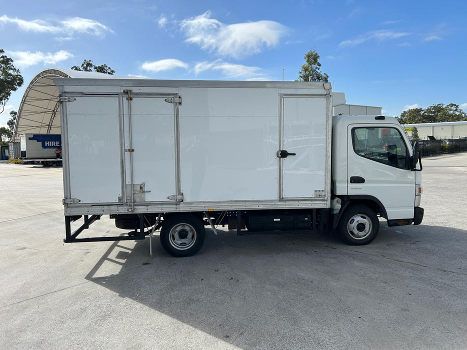 2013 Fuso Canter 515