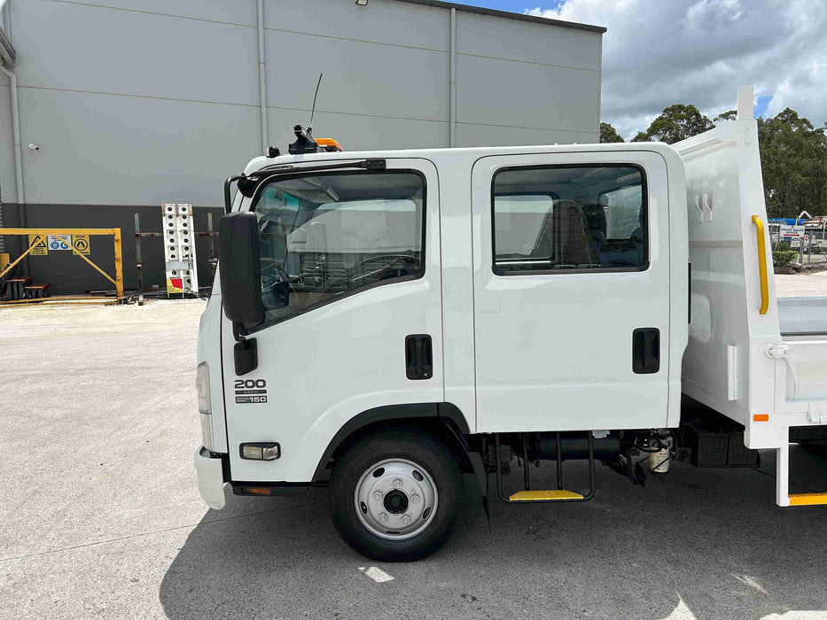 2013 Isuzu NNR 200
