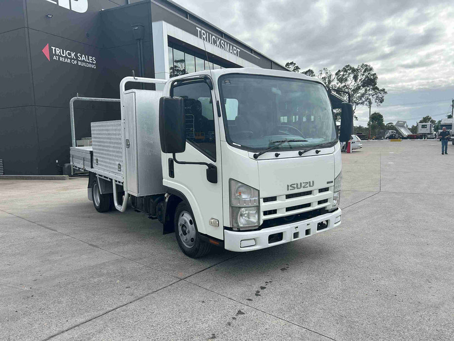 2010 Isuzu N Series NLR 200